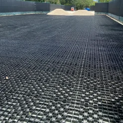 GeoGrid Cellular Paving System 4 cm x 1.6x1.6 Ft.
