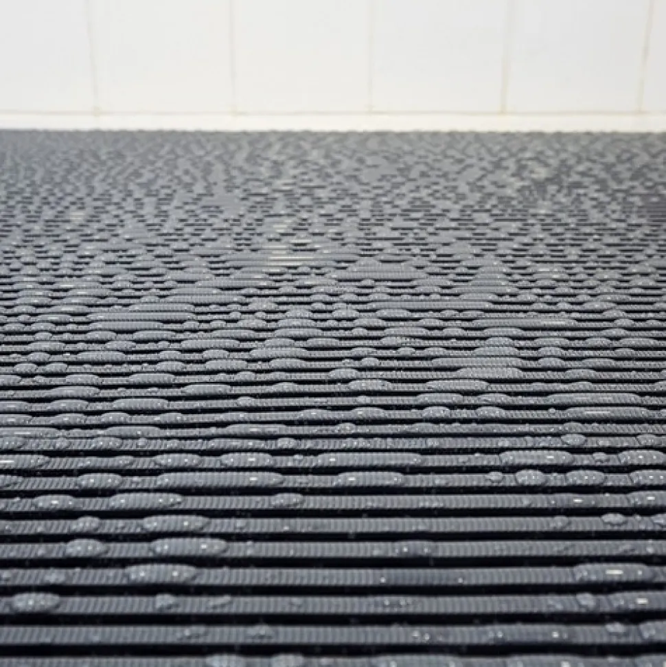 Heronrib Wet Area Safety Matting Roll 4 x 33 ft Roll