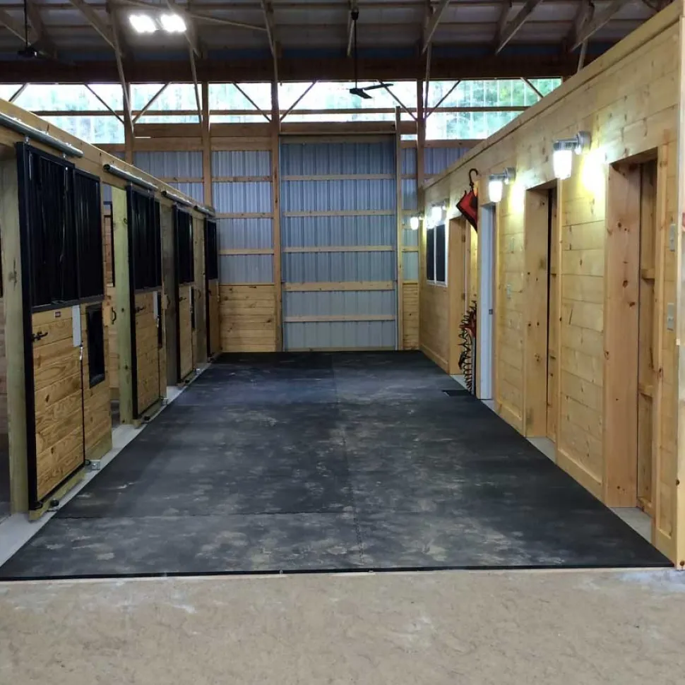 Horse Stall Interlocking Center Mat Cobblestone 3/4 Inch x 4x6 Ft.