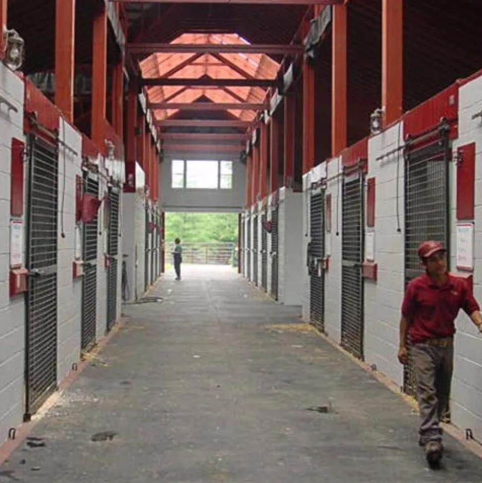 Horse Stall Interlocking Left Corner Mat Cobblestone 3/4 Inch x 4x6 Ft.