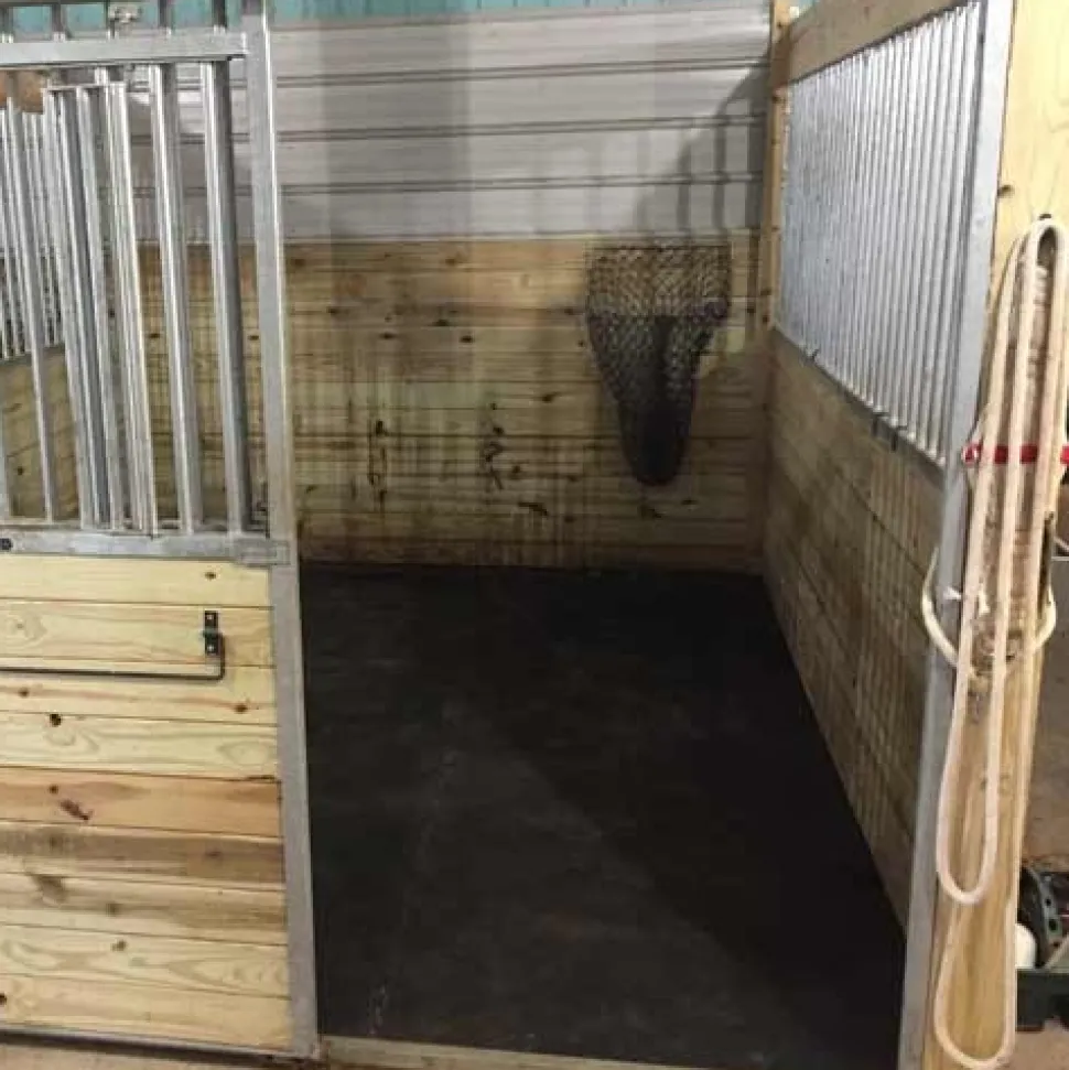 Horse Stall Mats Kit Cobblestone 3/4 Inch x 10x12 Ft.