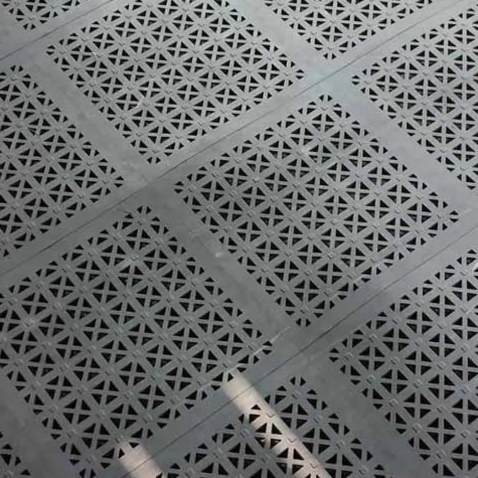 StayLock Tile Perforated Black 9/16 Inch x 1x1 Ft.