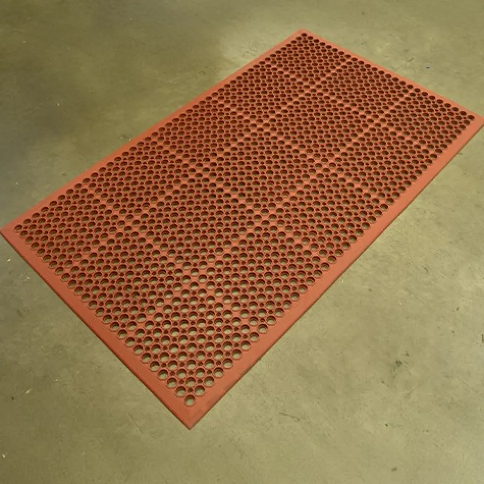 VIP Topdek Senior Red Mat 36x59.5 Inches