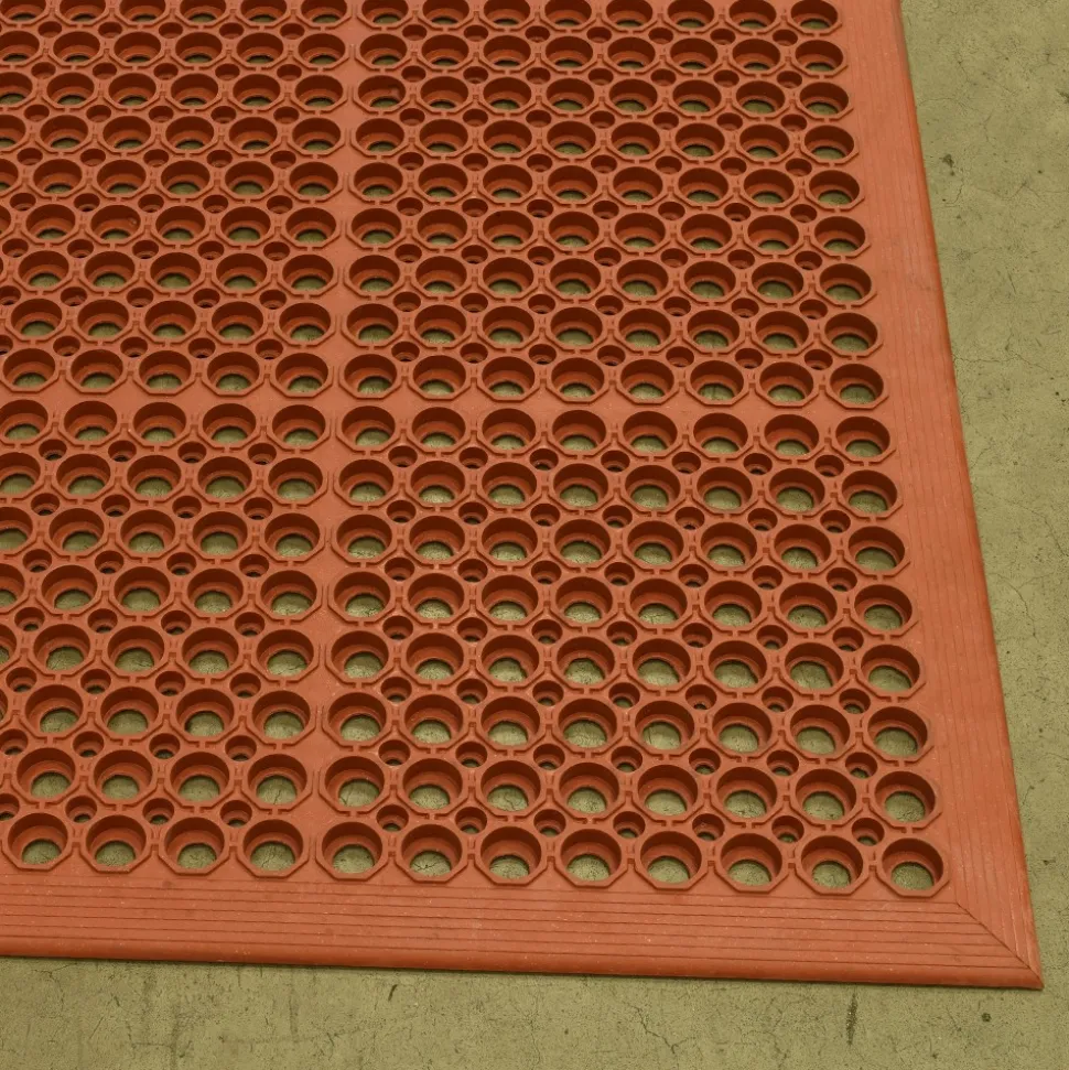 VIP Topdek Senior Red Mat 36x59.5 Inches