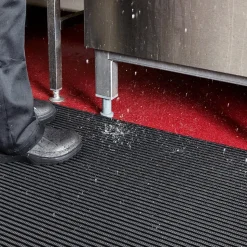 Vynagrip Heavy Duty Industrial Matting Black 4 x 33 ft Roll