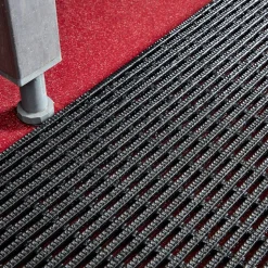 Vynagrip Heavy Duty Industrial Matting Black 4 x 33 ft Roll