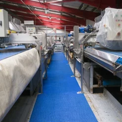Vynagrip Heavy Duty Industrial Matting Colors 4 x 33 ft Roll