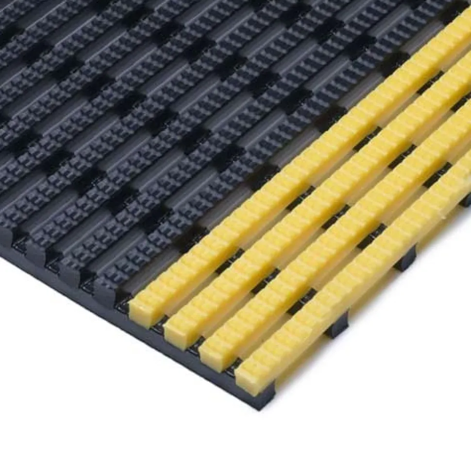 Vynagrip Plus Heavy Duty Industrial Matting 4 x 33 ft Roll
