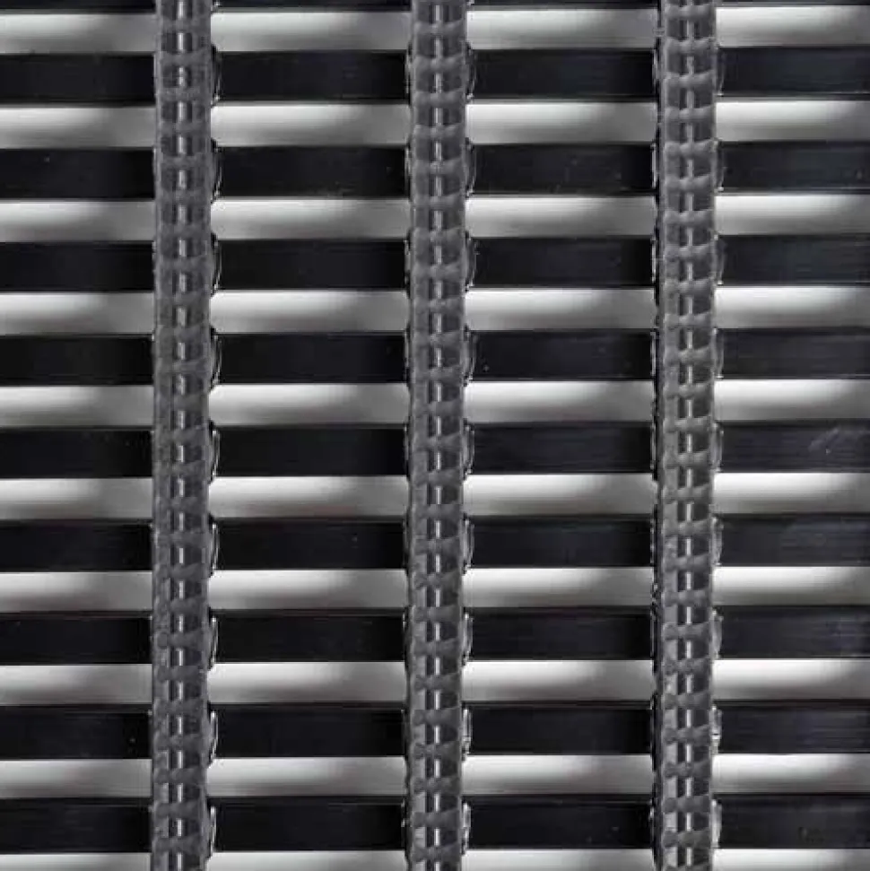 Vynagrip Plus Heavy Duty Industrial Matting 4 x 33 ft Roll