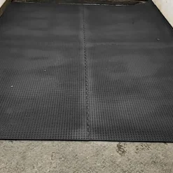 Washbay Button Top Rubber Mats 1/2 Inch 12x12 Ft Kit