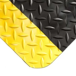 Wearwell Diamond-Plate SpongeCote 3x5 Ft Black w/Yellow Borders