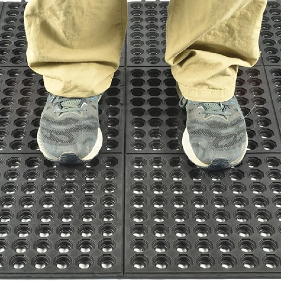 Wearwell 24/Seven GR Perforated 3x3 Ft Mat