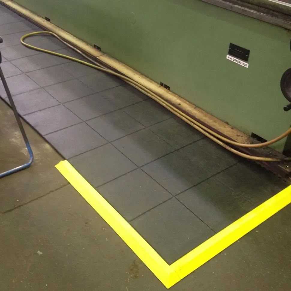 Wearwell 24/Seven NBR Solid 3x3 Ft Mat